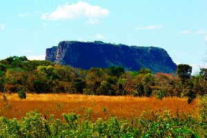 Vista de longe da Chapada das Mesas. Vista de longe da Chapada das Mesas.