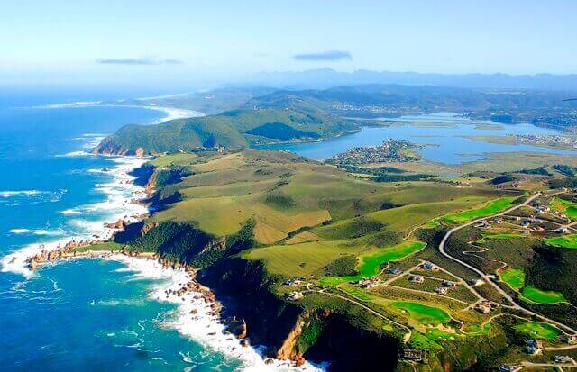 Foto aérea de Knysna, na rota dos jardins, África do Sul