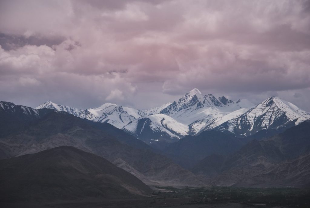 Por que Você Deveria Fazer um Trekking no Himalaia?