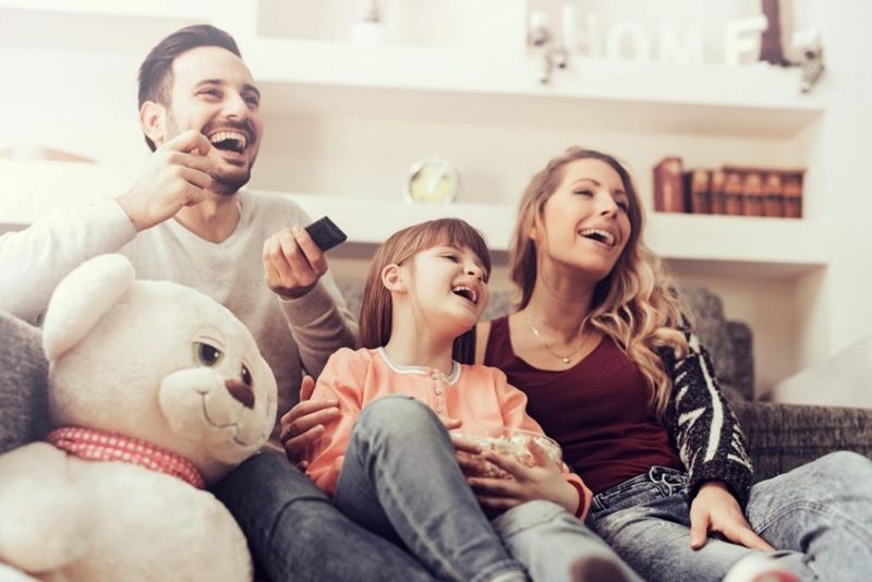 Divertindo as crianças com uma viagem