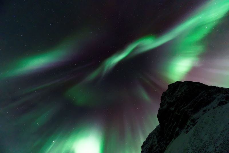 A diferença de cores da famosa aurora boreal