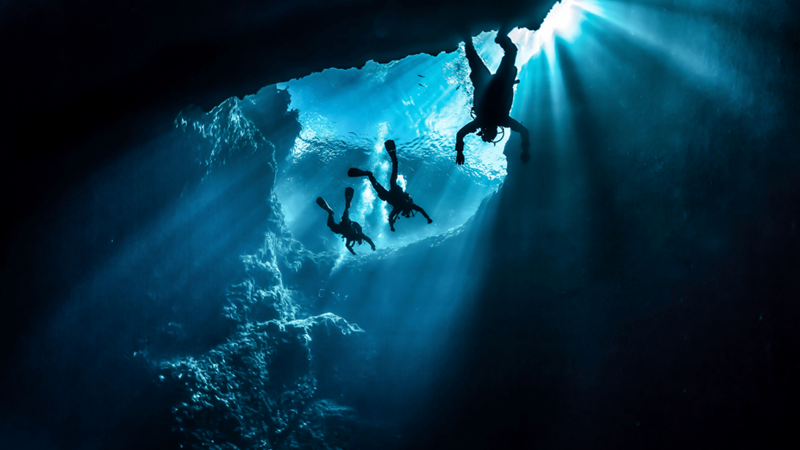 Mergulho no fundo do mar