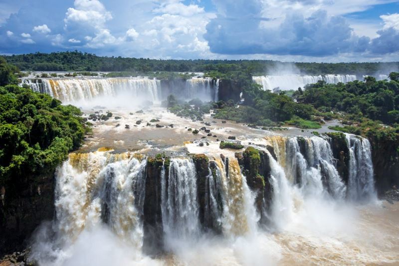 Baía de Ha Long, uma das 7 maravilhas naturais do mundo