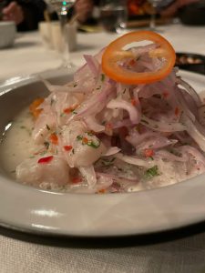Diversos tipos de ceviche do Peru