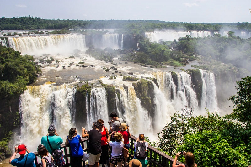 Cataratas do Iguaçu: O Brasil abriga duas das 7 Maravilhas Naturais do Mundo