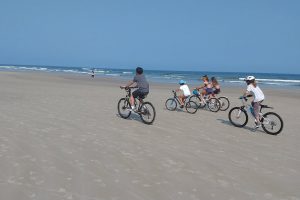 De Bicicleta pela Costa Verde: Bertioga a Paraty