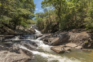Conheça a cachoeira Meia Lua durante o Réveillon em Pirenópolis