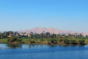 Luxor-Rio-Nilo-Egito-topo