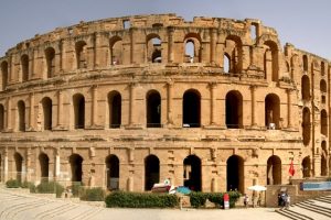 Você poderá visitar o Anfiteatro de El Jem, durante o Réveillon na Tunísia.