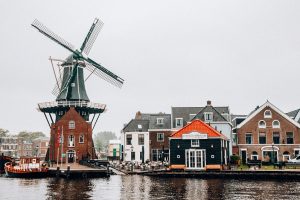 Moinho de vento na Holanda
