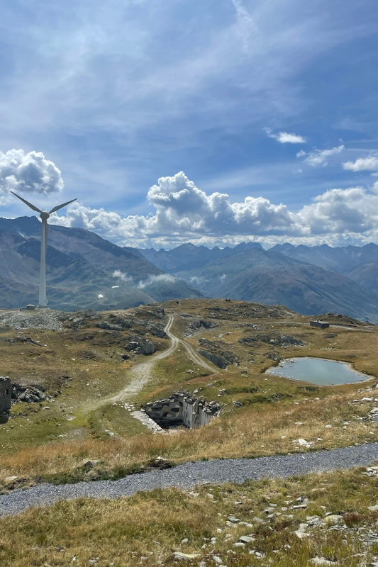Paisagens montanhosas deslumbrantes marcam os cenários da Suíça.