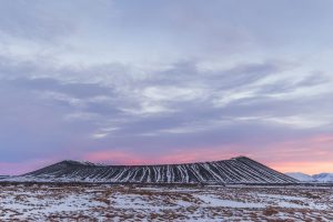 Islandia - por do sol com montanha - galeria