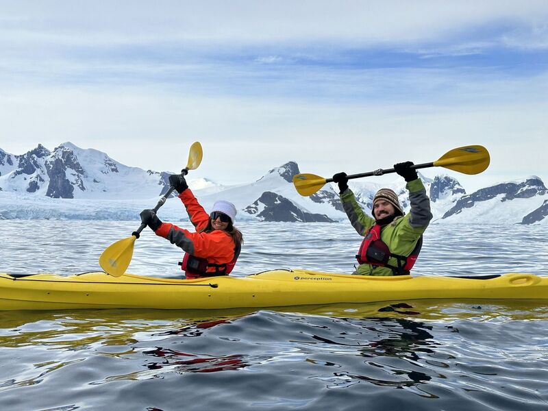 Passeio de caiaque na Antártica