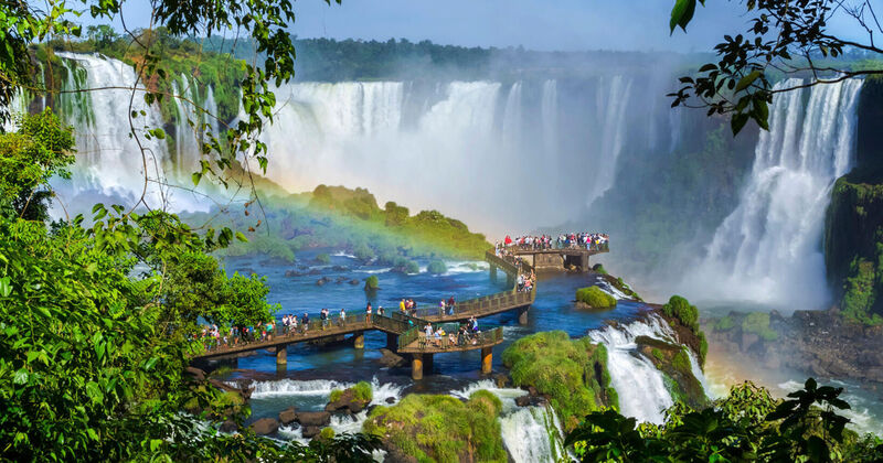 Cataratas do Iguaçu, um dos maiores conjuntos de quedas d'água do mundo
