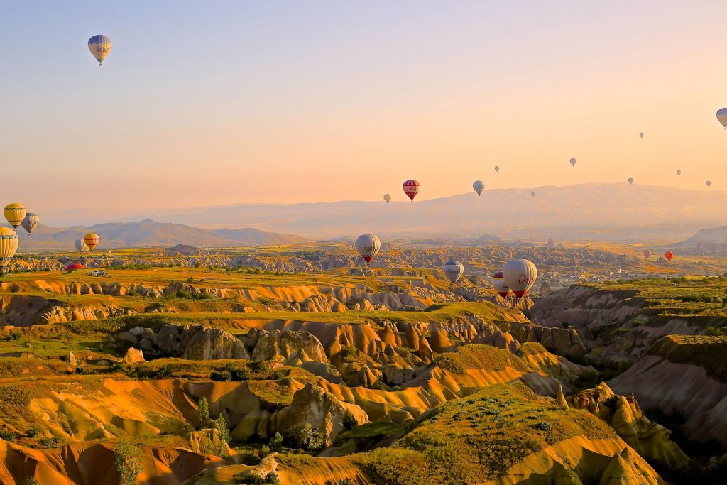 Você poderá ver vários balões durante o Réveillon na Turquia.