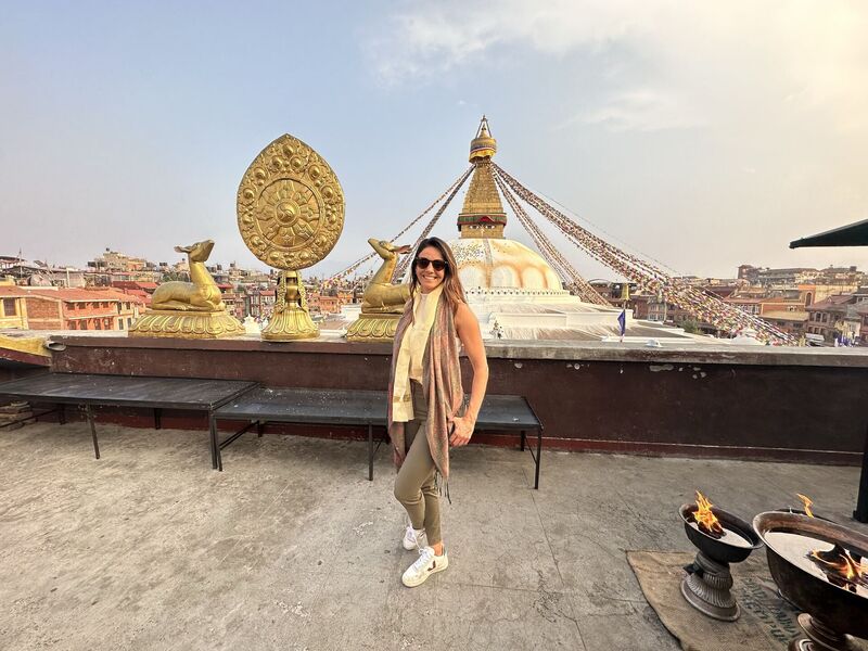 Eliane Leite, diretora da Adventure Club, visitando o Nepal