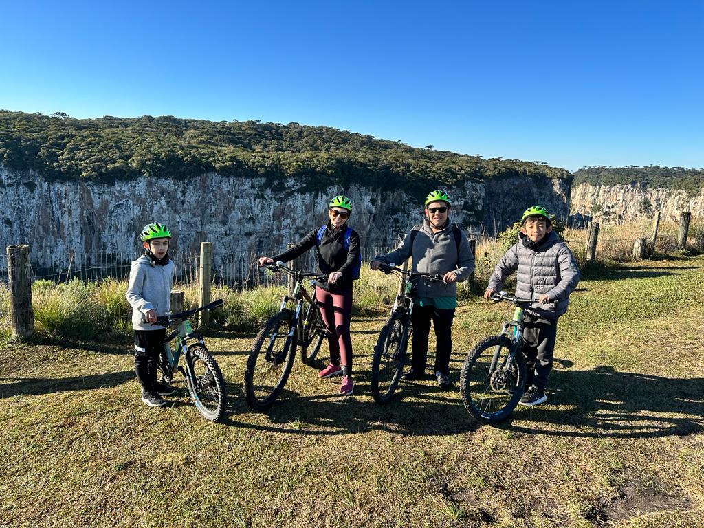 Depoimento - Livia Aparados