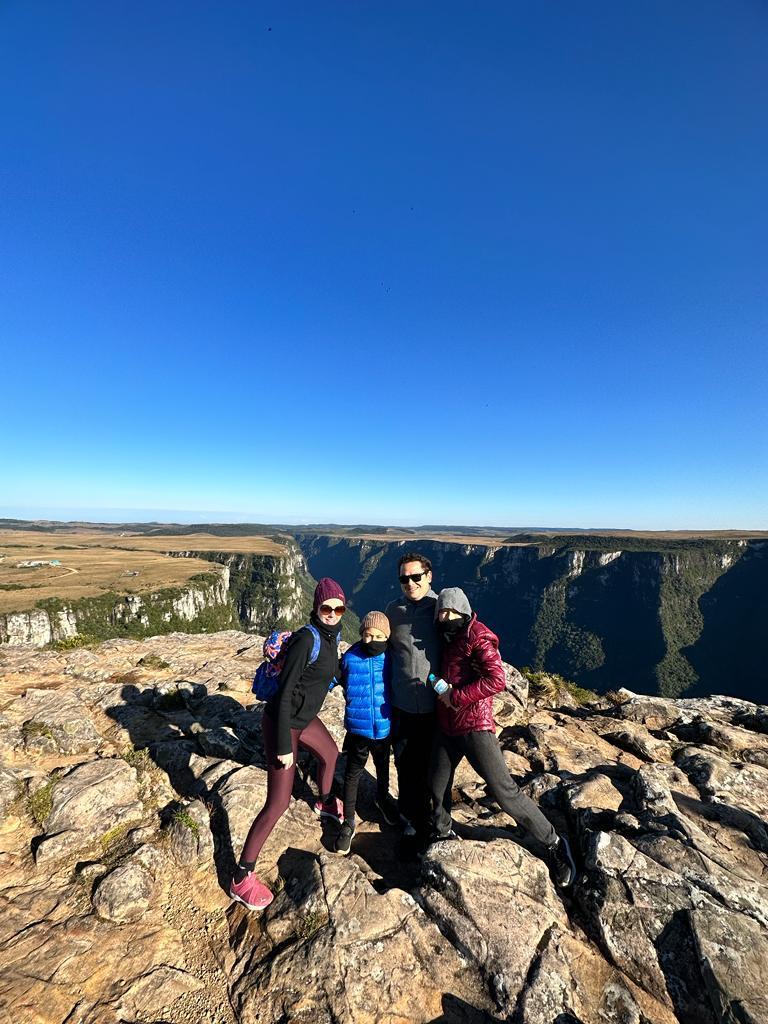 Depoimento - Livia Aparados