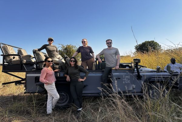 Eliane Leite, diretora da Adventure Club, em viagem na Zâmbia