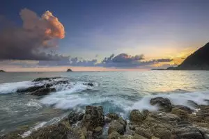 Praia na Indonésia