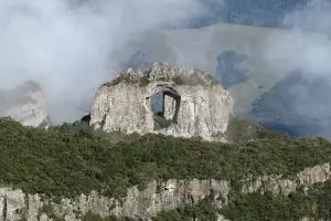 Pedra furada em Urubici