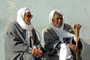 Homens-Beduinos-Tunisia-galeria Você poderá conhecer homens Beduinos durante o Réveillon na Tunísia.